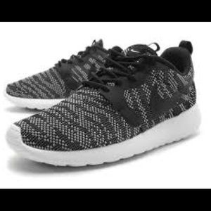 Nike Roshe Run Jacquard Sneakers Size 10